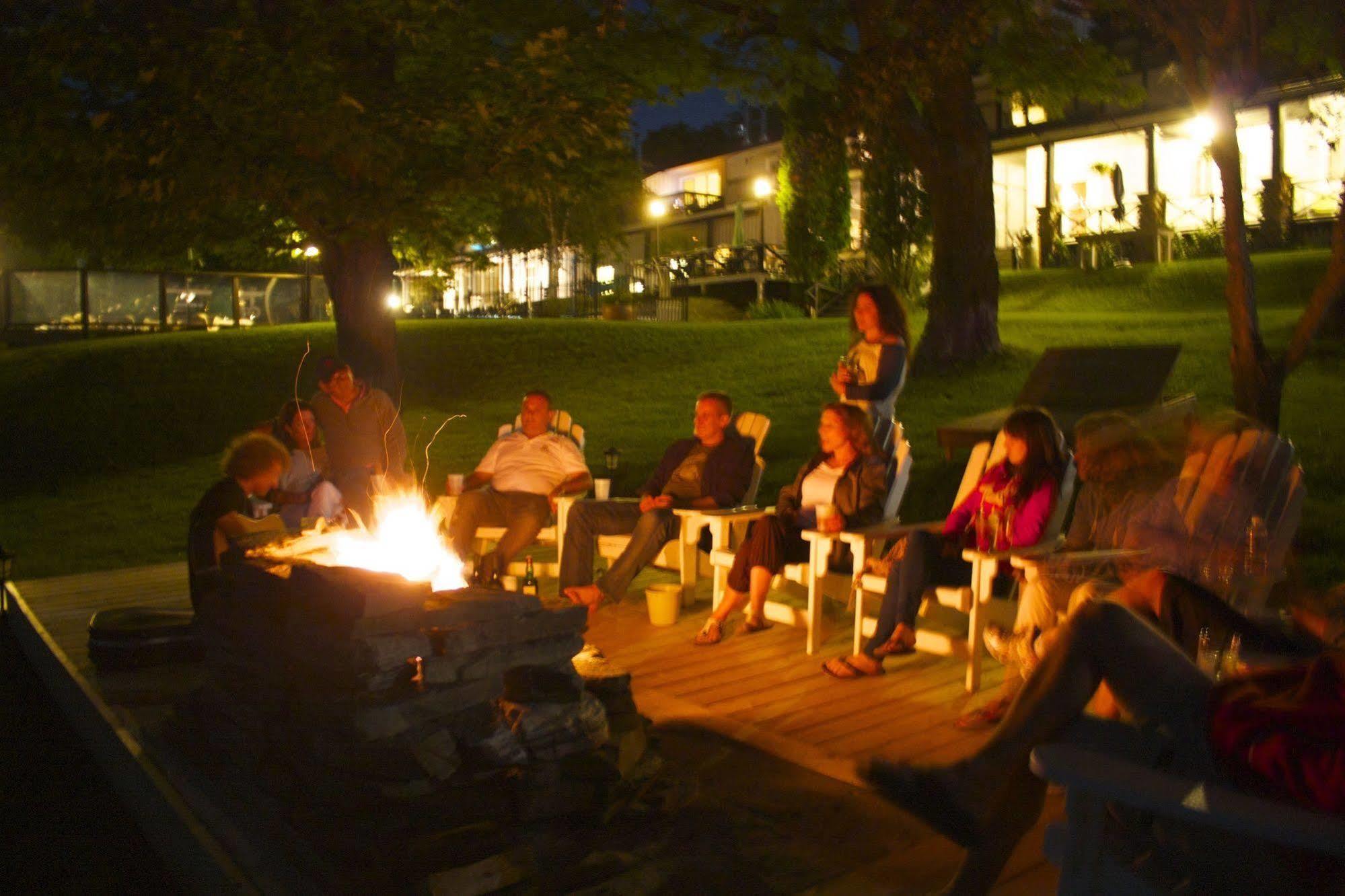 Sir Sam'S Inn & Spa (Adults Only) Haliburton Exterior photo