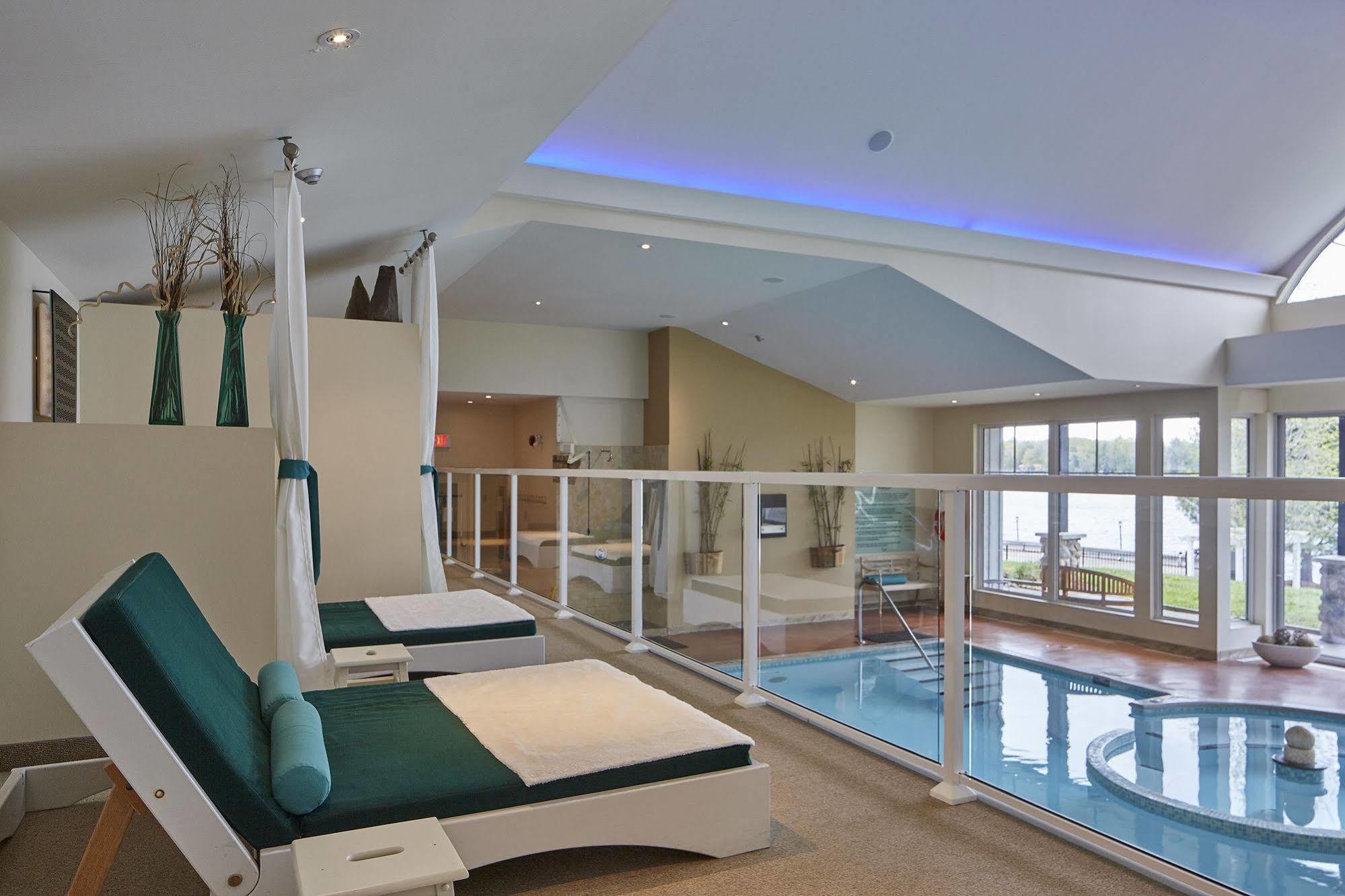 Sir Sam'S Inn & Spa (Adults Only) Haliburton Exterior photo