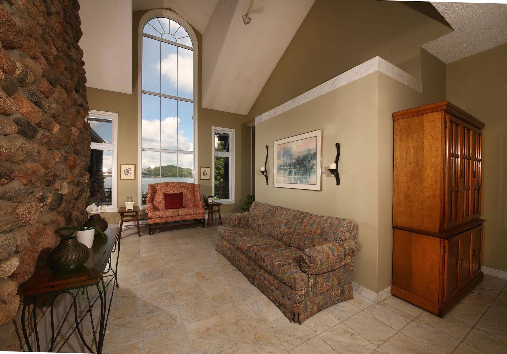 Sir Sam'S Inn & Spa (Adults Only) Haliburton Exterior photo