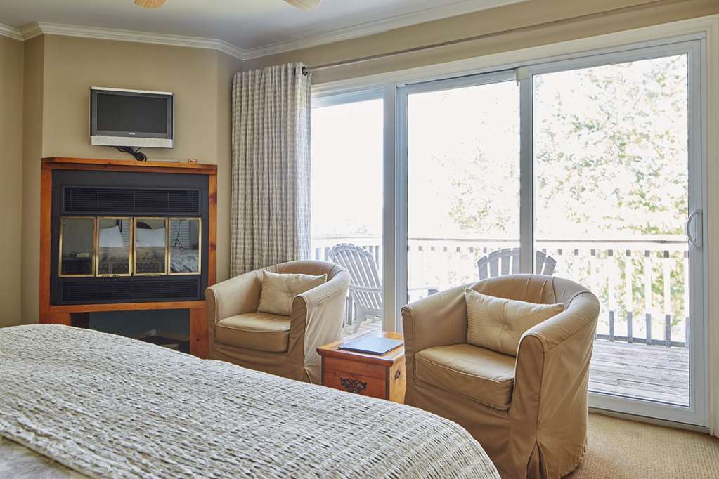 Sir Sam'S Inn & Spa (Adults Only) Haliburton Room photo