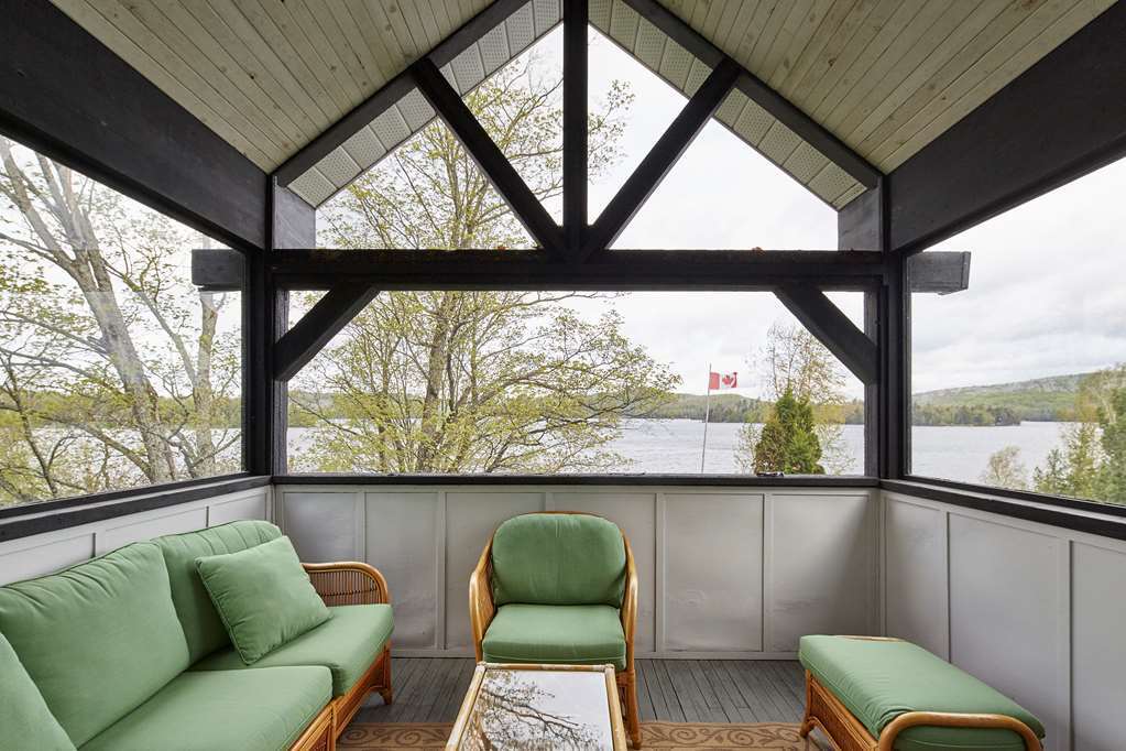 Sir Sam'S Inn & Spa (Adults Only) Haliburton Room photo